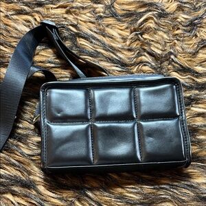 Women’s Quilted Belt Bag